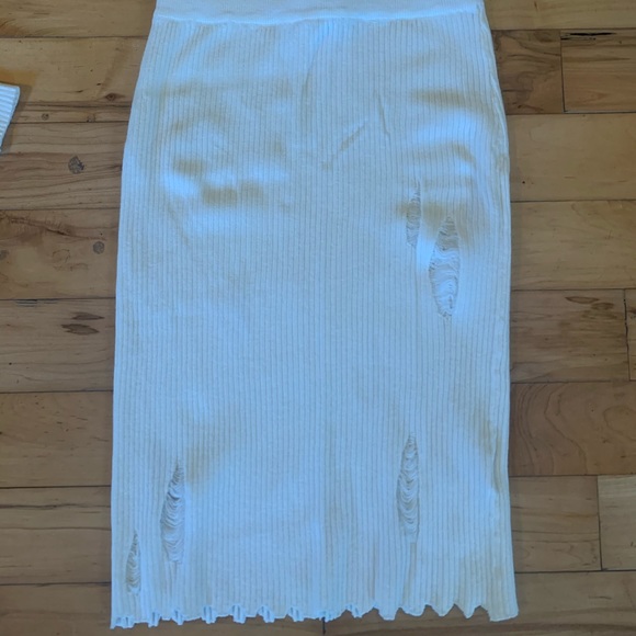 Fashion Nova  Ribbed Distressed Skirt Set White M - Picture 3 of 6